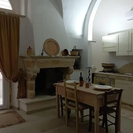 Sara アパート トゥーリエ